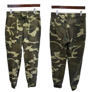 Coco + Carmen Camo Pants S